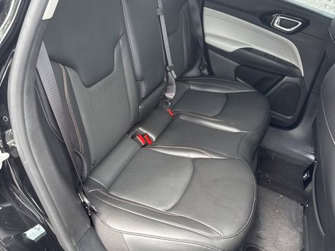 Used 2022 Jeep Compass Limited image 29