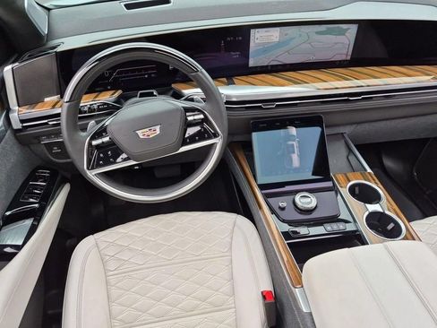 Certified 2025 Cadillac Escalade Sport Platinum AWD/4WD image 25