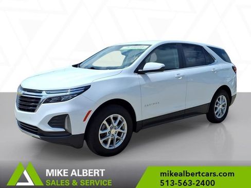 Used 2023 Chevrolet Equinox LT w/ Driver Convenience Package AWD/4WD image 3