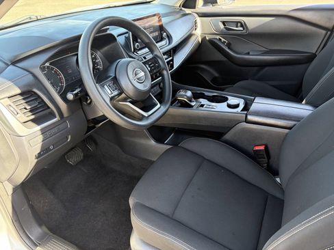 Used 2024 Nissan Rogue S image 19