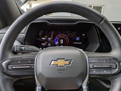 Used 2025 Chevrolet Colorado LT w/ LT Convenience Package image 30