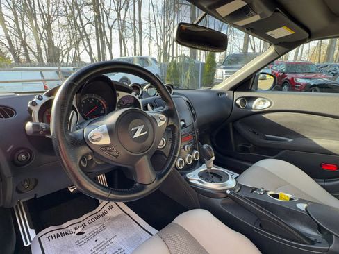 Used 2014 Nissan 370Z Touring image 20
