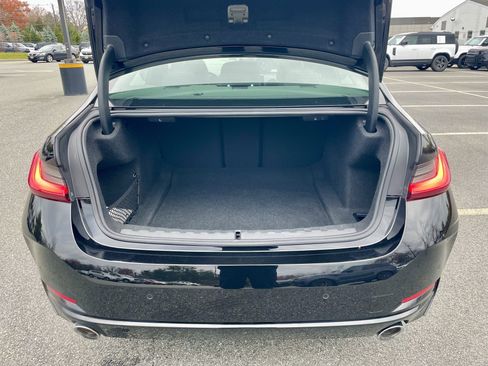 Used 2023 BMW 330i xDrive 330i xDrive w/ Driving Assistance Package image 37