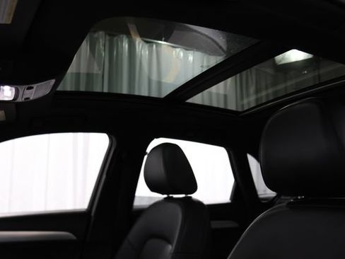Used 2018 Audi Q3 2.0T Premium w/ Convenience Package FWD image 24