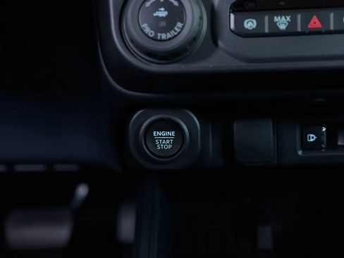 Used 2025 Ford Maverick Lobo AWD/4WD image 37