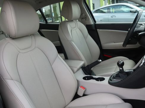 Used 2019 Genesis G70 2.0T Sport RWD image 27