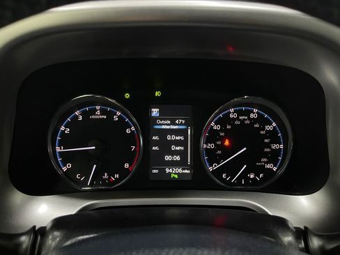 Used 2017 Toyota RAV4 Limited image 23