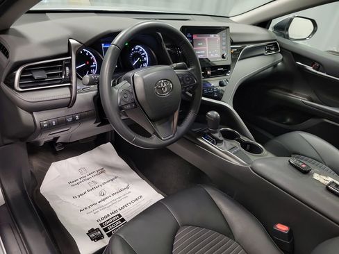 Used 2023 Toyota Camry SE w/ Convenience Package FWD image 13