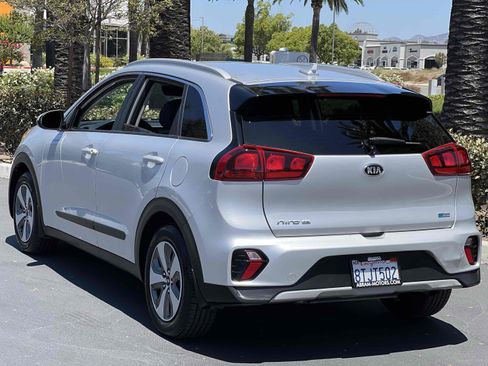 Used 2020 Kia Niro LX FWD image 18