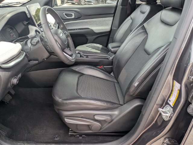 Used 2023 Jeep Compass Latitude AWD/4WD image 13