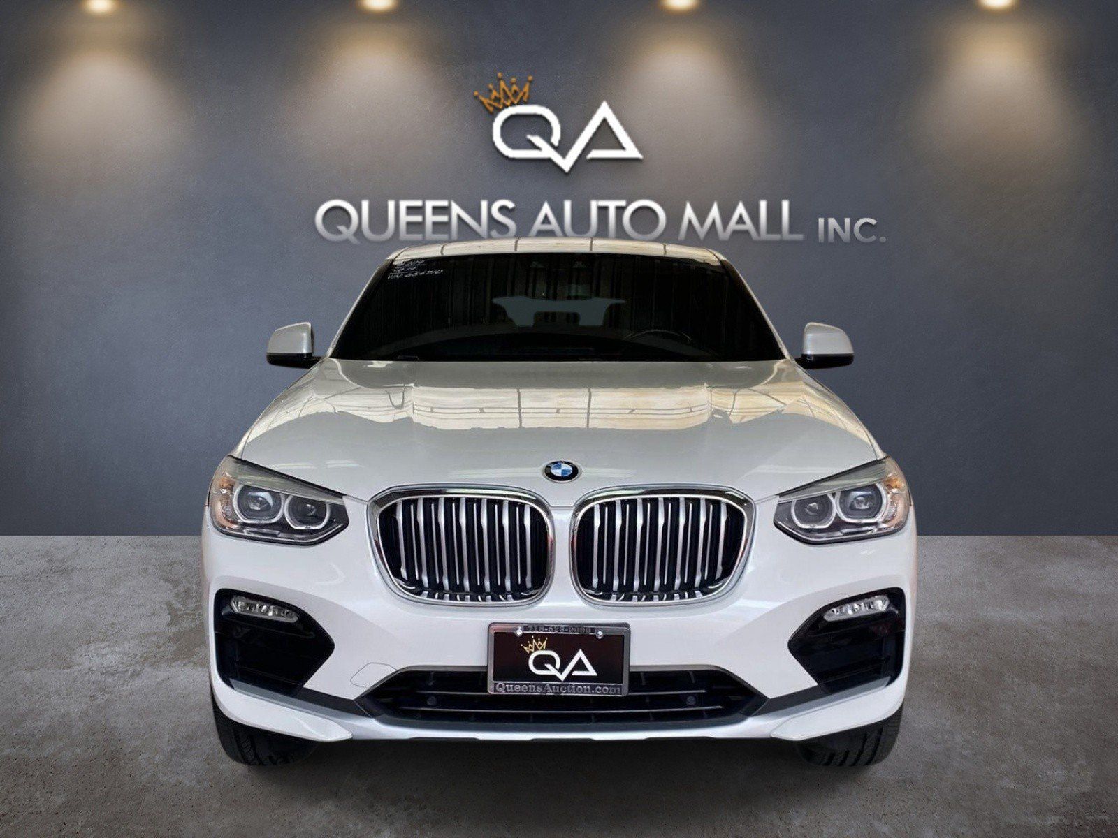 Used 2019 BMW X4 xDrive30i w/ Premium Package AWD/4WD image 2
