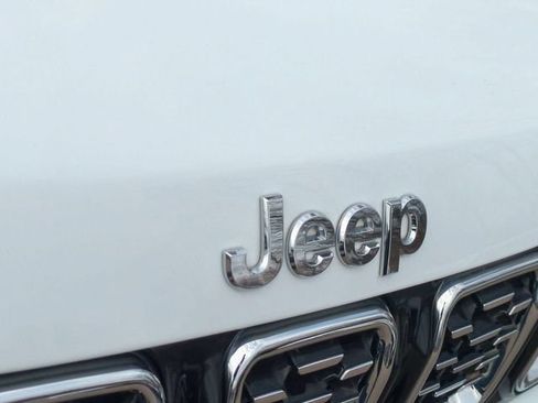 Used 2025 Jeep Compass Limited AWD/4WD image 28