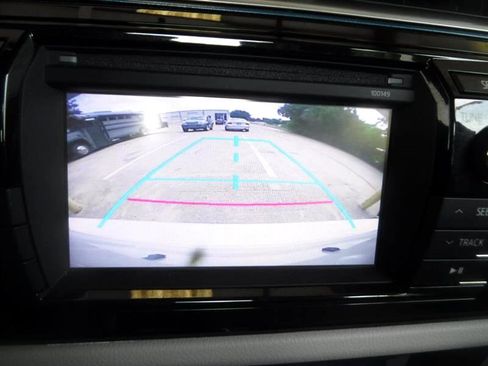 Used 2014 Toyota Corolla LE image 34