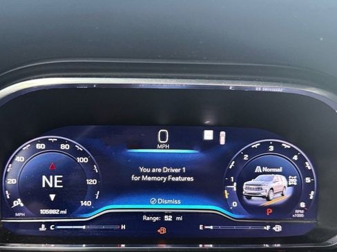 Used 2022 Chevrolet Suburban RST w/ Luxury Package image 18