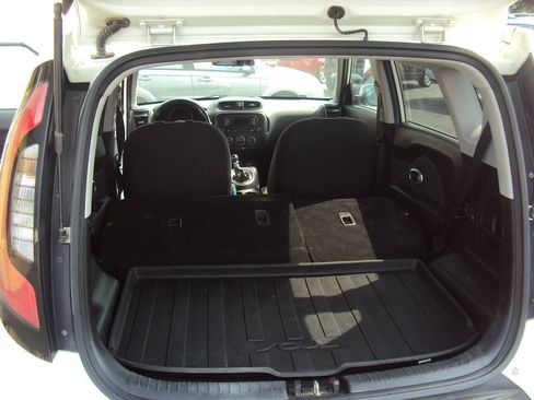Used 2015 Kia Soul FWD image 15