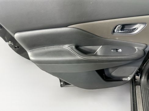 Used 2024 Nissan Murano SV w/ SV Midnight Edition Package image 25