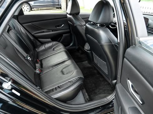 Used 2023 Hyundai Elantra Limited FWD image 40