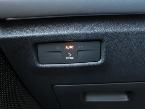 New 2026 Volkswagen Tiguan SE AWD/4WD image 9