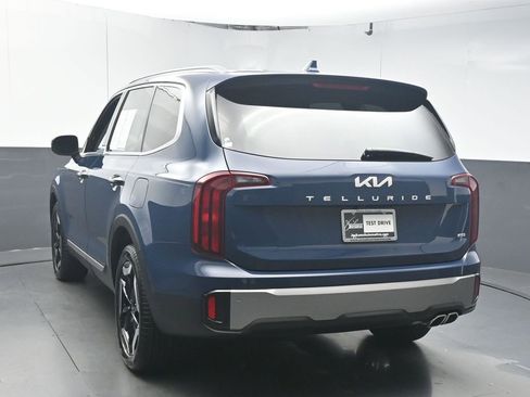 Used 2025 Kia Telluride S AWD/4WD image 6