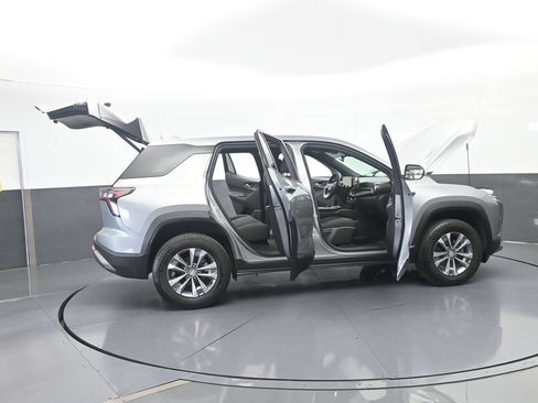 Used 2026 Chevrolet Equinox LT FWD image 69