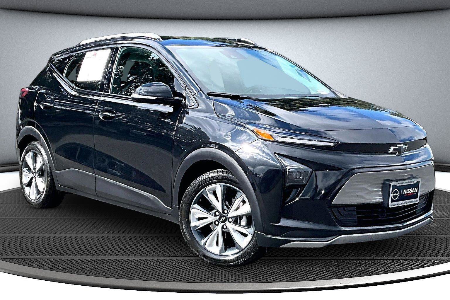 Used 2023 Chevrolet Bolt EUV LT w/ Convenience Package FWD image 1
