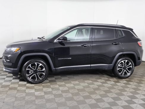 Used 2022 Jeep Compass Limited w/ Sun and Sound Group image 17