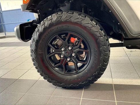 Used 2024 Jeep Wrangler Unlimited AWD/4WD image 7