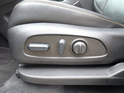 Used 2022 Chevrolet Equinox Premier FWD image 10