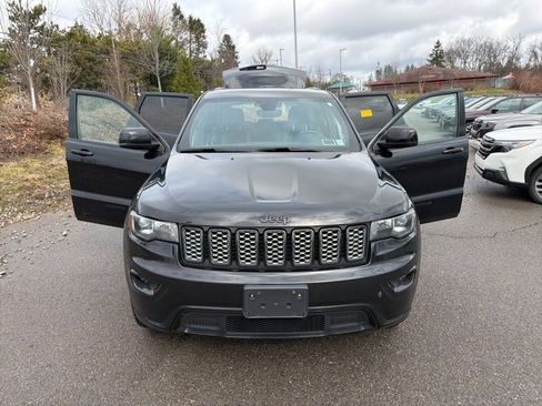 Used 2020 Jeep Grand Cherokee Altitude image 24