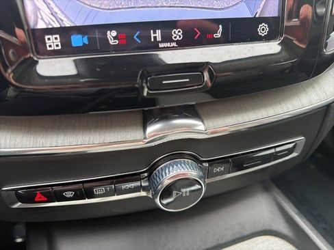 Certified 2025 Volvo XC60 B5 Plus image 22