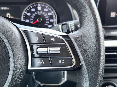 Used 2024 Kia Forte LXS FWD image 19