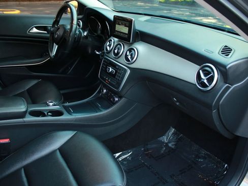 Used 2015 Mercedes-Benz GLA 250 image 19