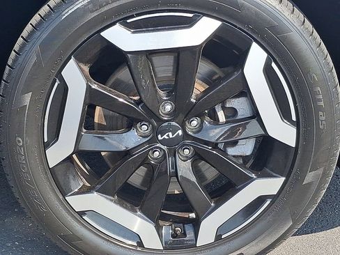 Certified 2024 Kia Telluride S w/ S Sunroof Package AWD/4WD image 7