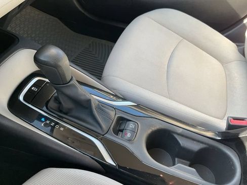 Used 2022 Toyota Corolla LE FWD image 26