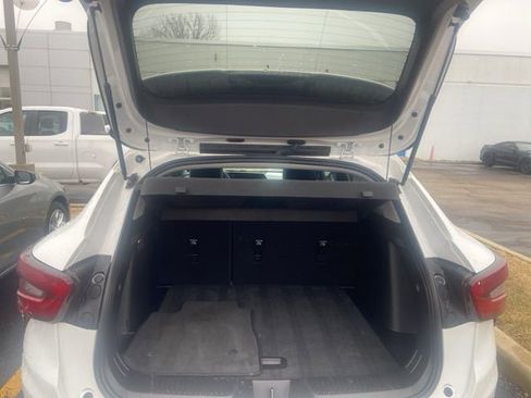 Used 2024 Chevrolet Trax LT w/ LT Convenience Package image 10