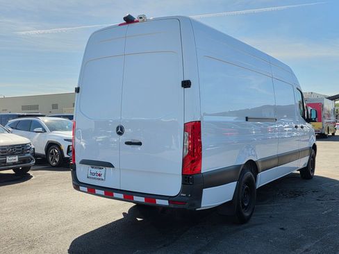 Used 2020 Mercedes-Benz Sprinter 2500 image 11