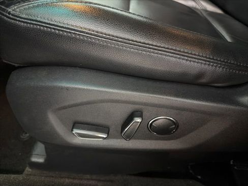 Used 2016 Ford Explorer XLT w/ Equipment Group 202A AWD/4WD image 15