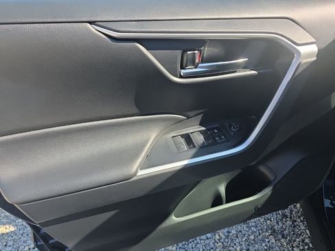 Used 2023 Toyota RAV4 XLE w/ Convenience Package image 13