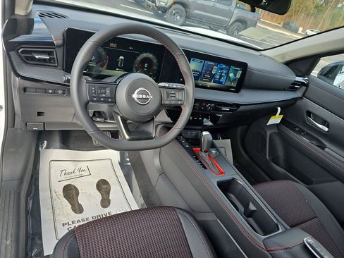 New 2026 Nissan Kicks SR FWD image 19