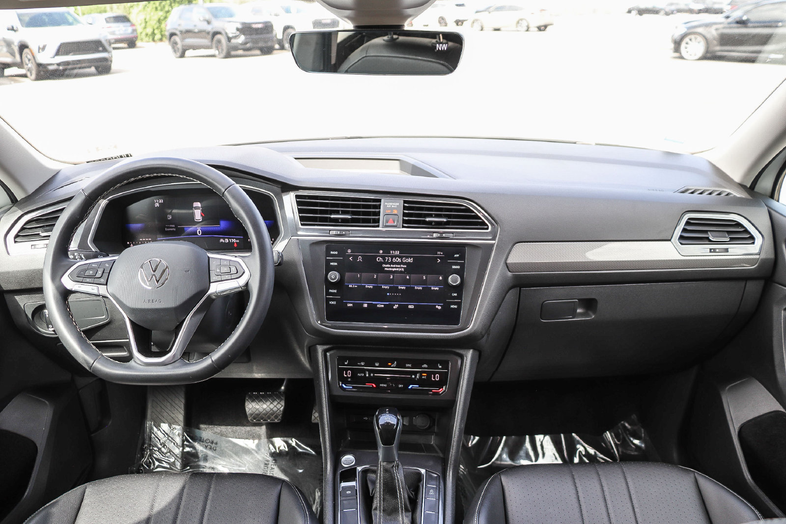 Used 2023 Volkswagen Tiguan SE FWD image 13