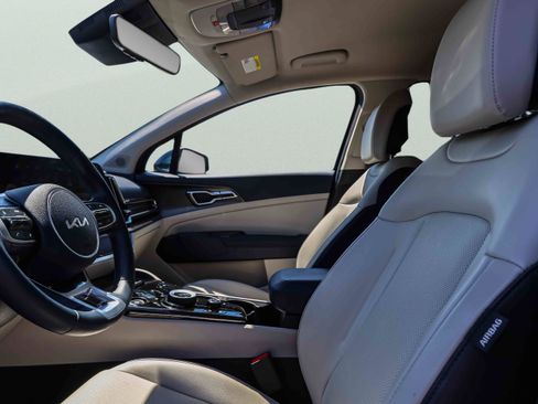 Certified 2023 Kia Sportage EX AWD/4WD image 9