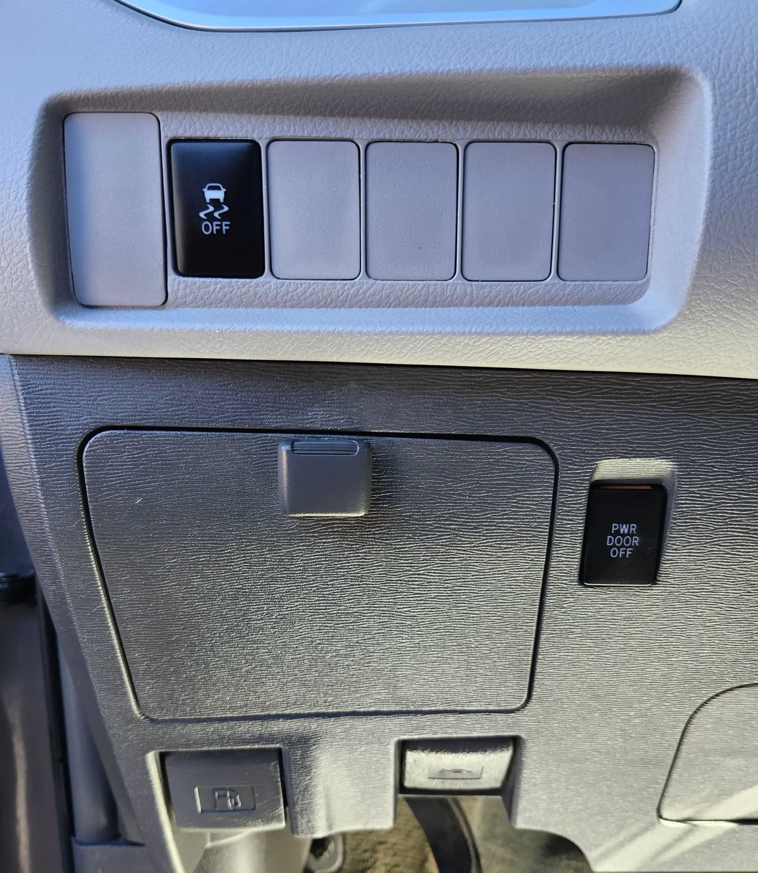 Used 2017 Toyota Sienna LE FWD image 32