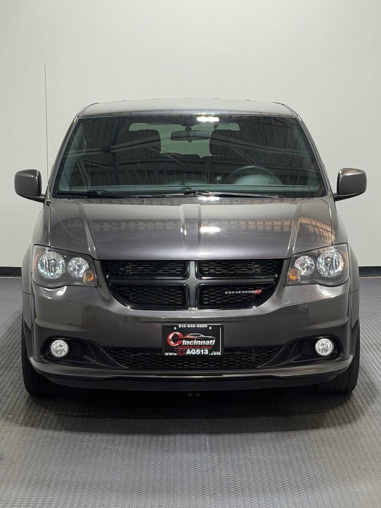 Used 2016 Dodge Grand Caravan SXT FWD image 3