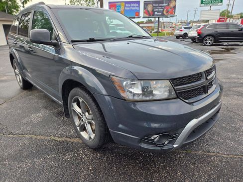 Used 2017 Dodge Journey Crossroad FWD image 4