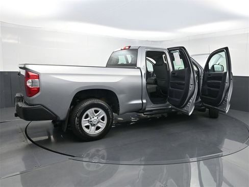 Used 2015 Toyota Tundra SR image 31