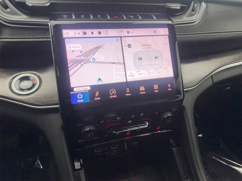 Used 2024 Jeep Grand Cherokee L Limited w/ Luxury Tech Group II image 66