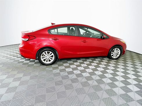 Used 2017 Kia Forte S image 10