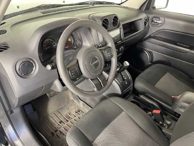 Used 2017 Jeep Patriot Sport w/ Power Value Group AWD/4WD image 3