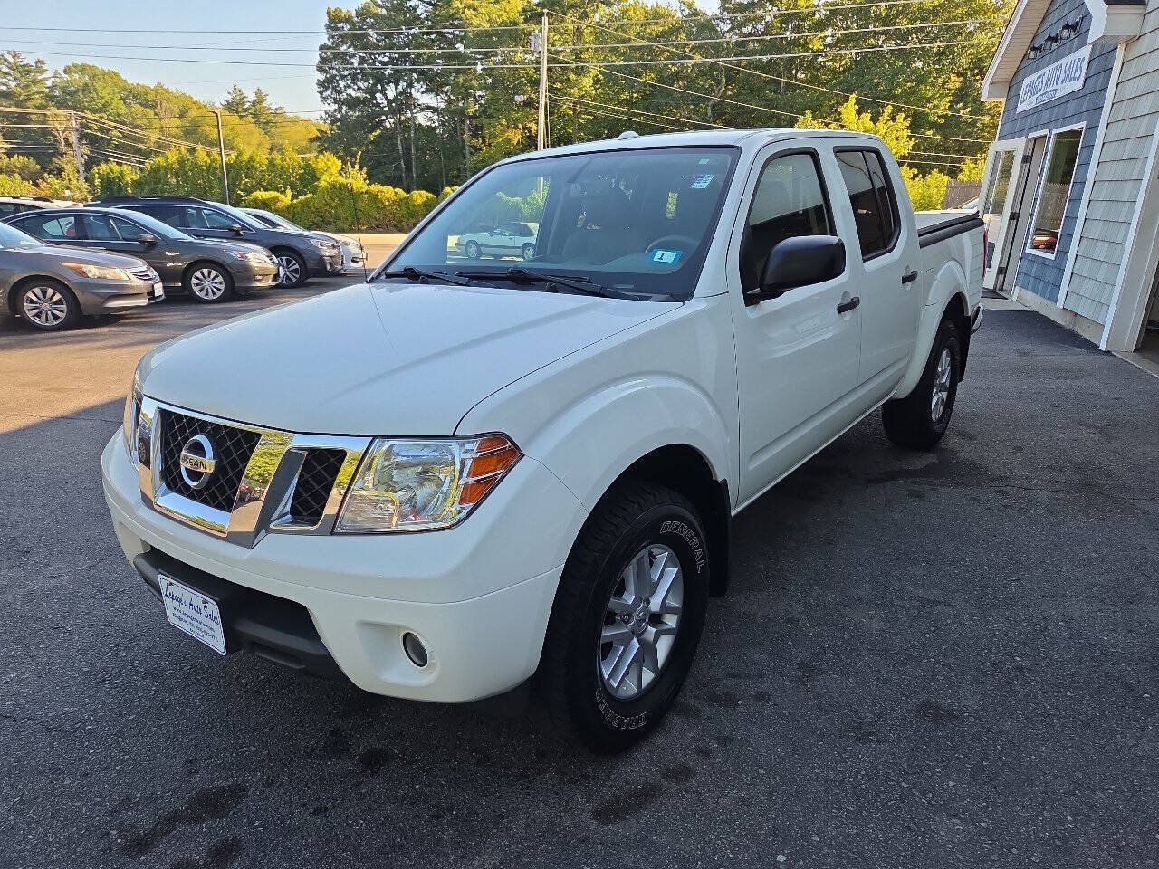 Used 2015 Nissan Frontier SV w/ SV Value Truck Package AWD/4WD image 4