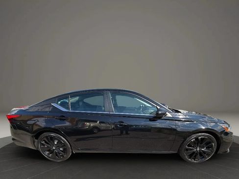 Used 2022 Nissan Altima 2.5 SR FWD image 4